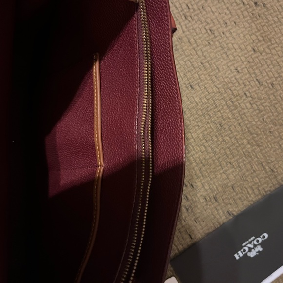 Authentic Signature Coach Satchel - Picture 5 of 9